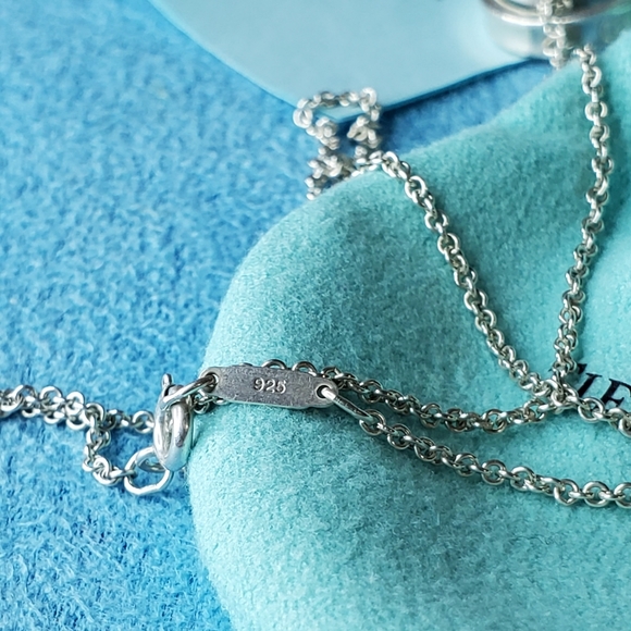 SOLD Interlocking Circles Necklace - Picture 7 of 11